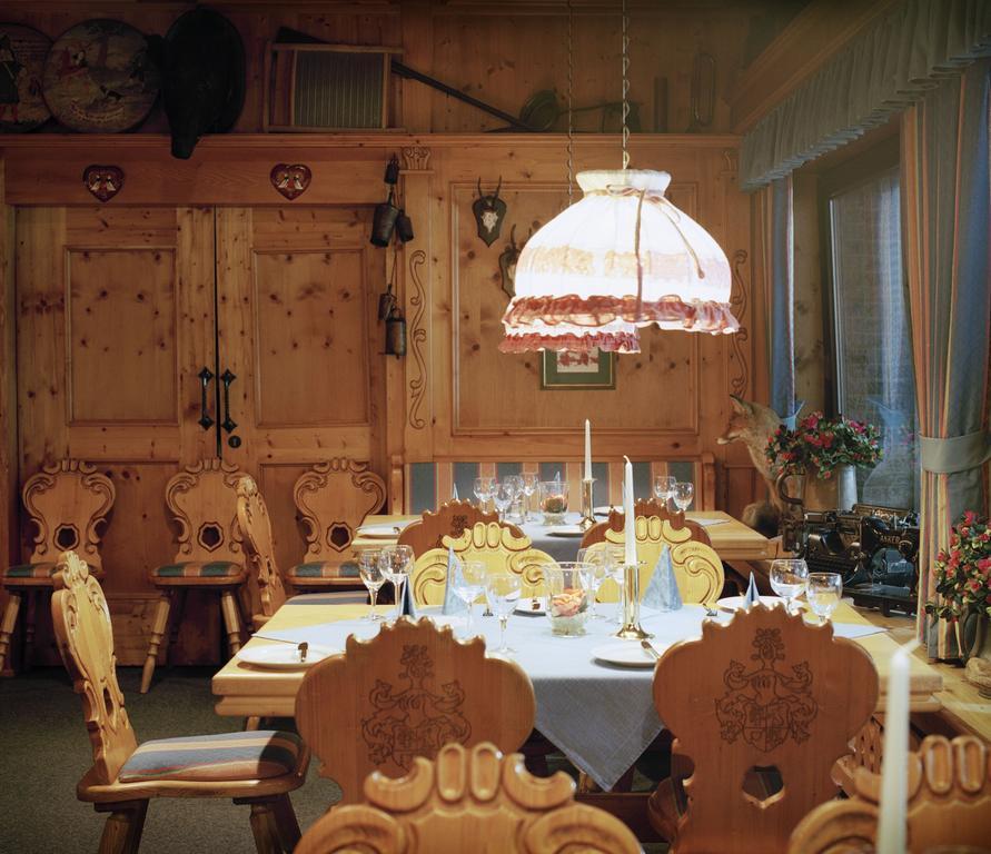 דיסלדורף Hotel Rheinterrasse Benrath מסעדה תמונה